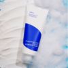 Изображение Слабокислотная увлажняющая пенка для умывания IsNtree Hyaluronic Acid Low-pH Cleansing Foam, 150 мл